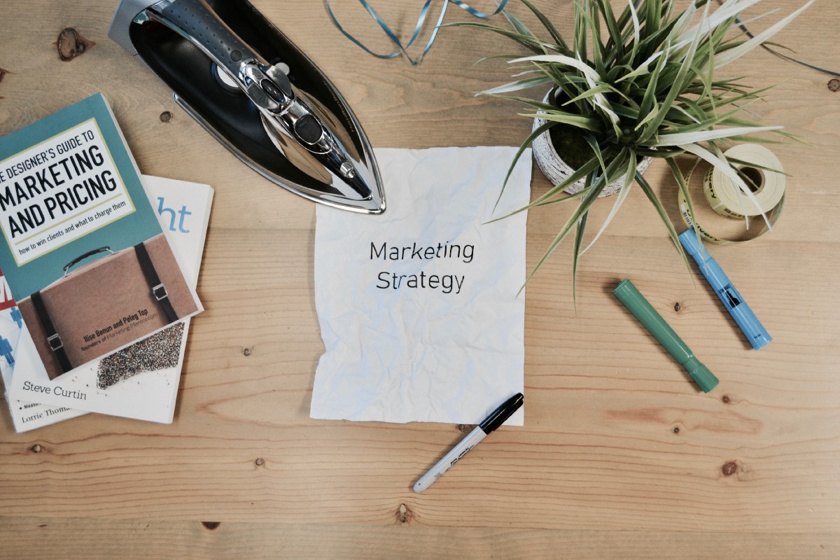 How to Promote Podcasts: 21 Ways of Promoting Podcasts - Tips From 269 Indie Podcaster Interviews