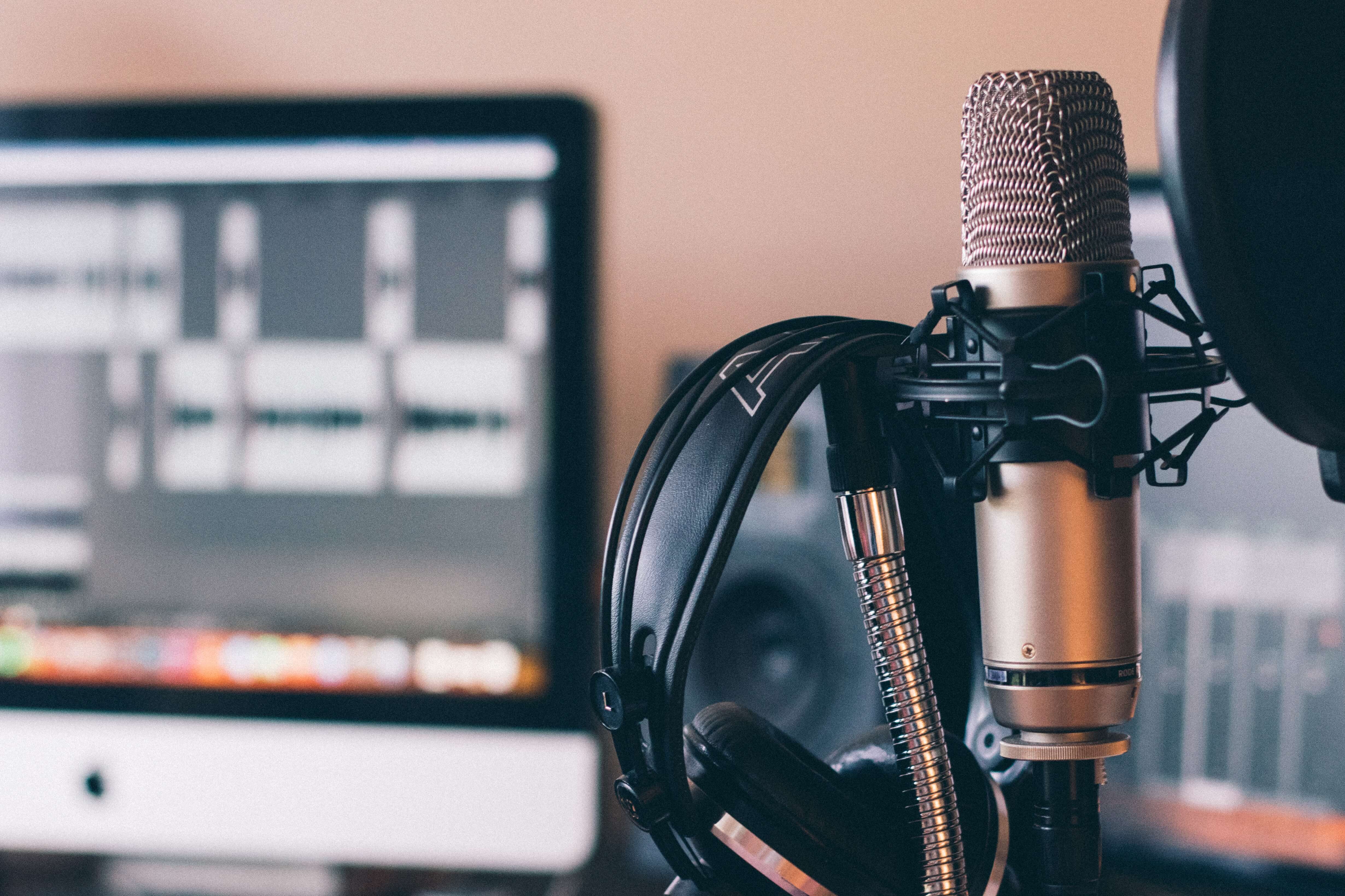 The Art of Interviewing in Podcasts: Tips and Strategies for Conducting Engaging and Insightful Interviews