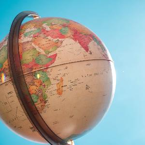 Tells and Experiences of Expats Podcasts